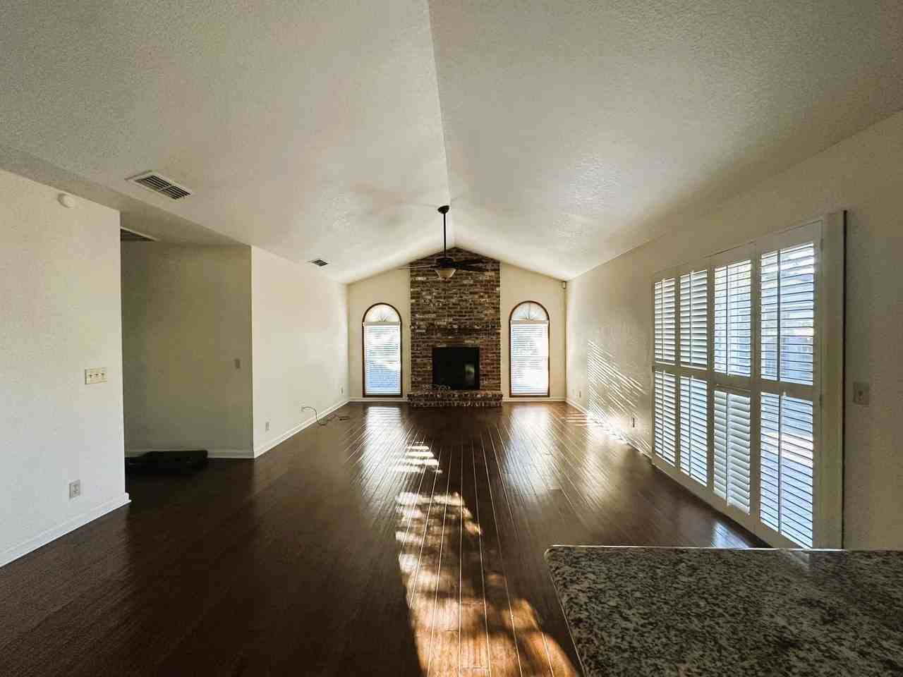 3429 Montclaire St - Photo 2 of 14
