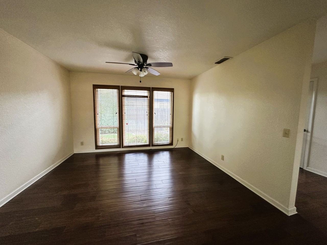 3429 Montclaire St - Photo 4 of 14