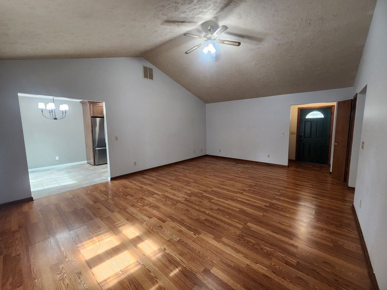 2329 Huber Ln - Photo 3 of 22