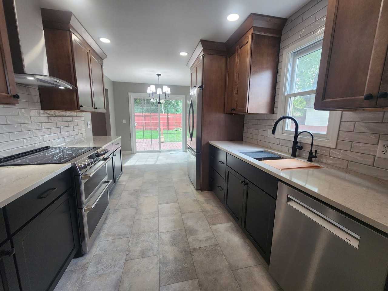 2329 Huber Ln - Photo 4 of 22