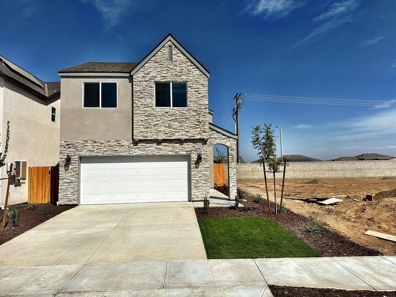 2160 Amarone Ave - Photo 4 of 29