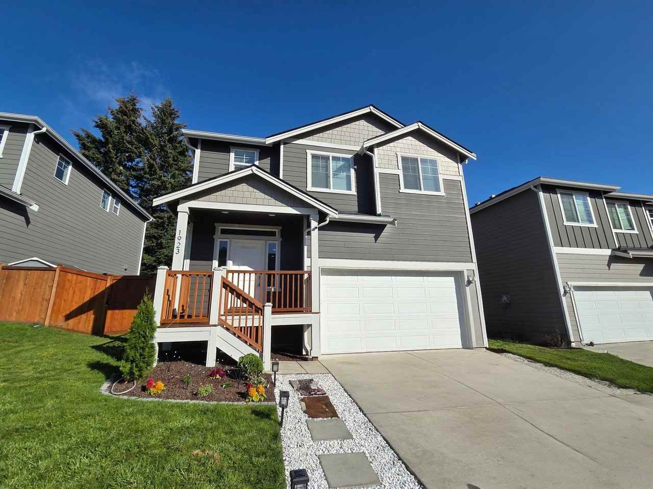 1923 Se Seneca Way - Photo 2 of 13