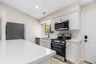 201 Howell St #500A - Photo 1 of 1