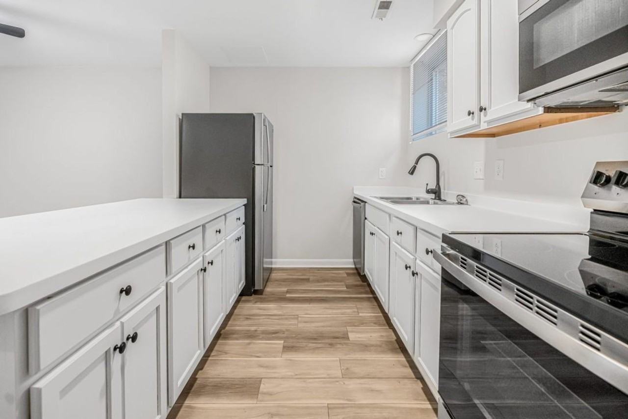 201 Howell St #500C - Photo 6 of 11