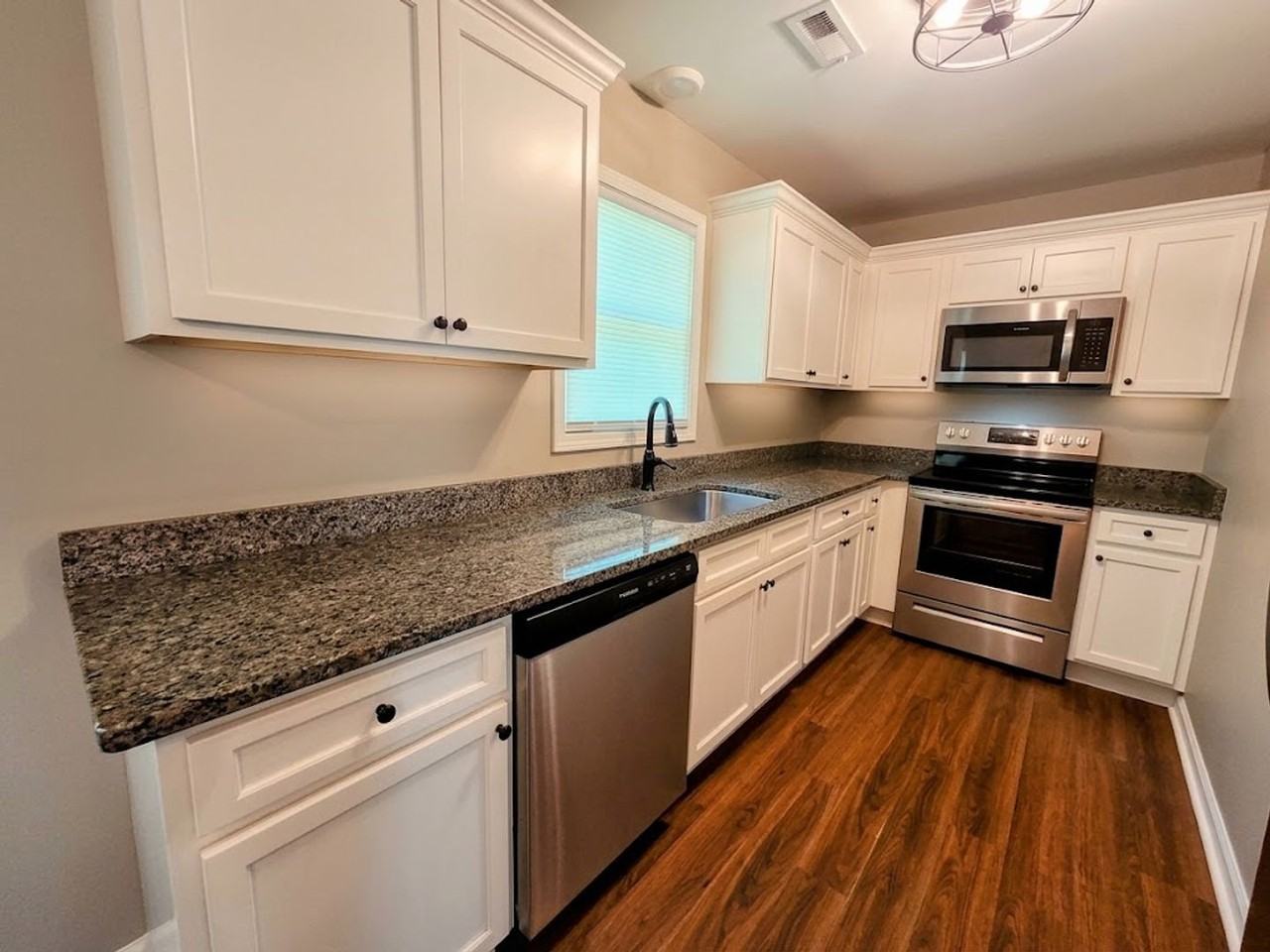 509 Elrod Rd - Photo 4 of 14