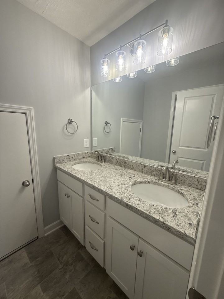 3300 Curie Cir - Photo 7 of 14