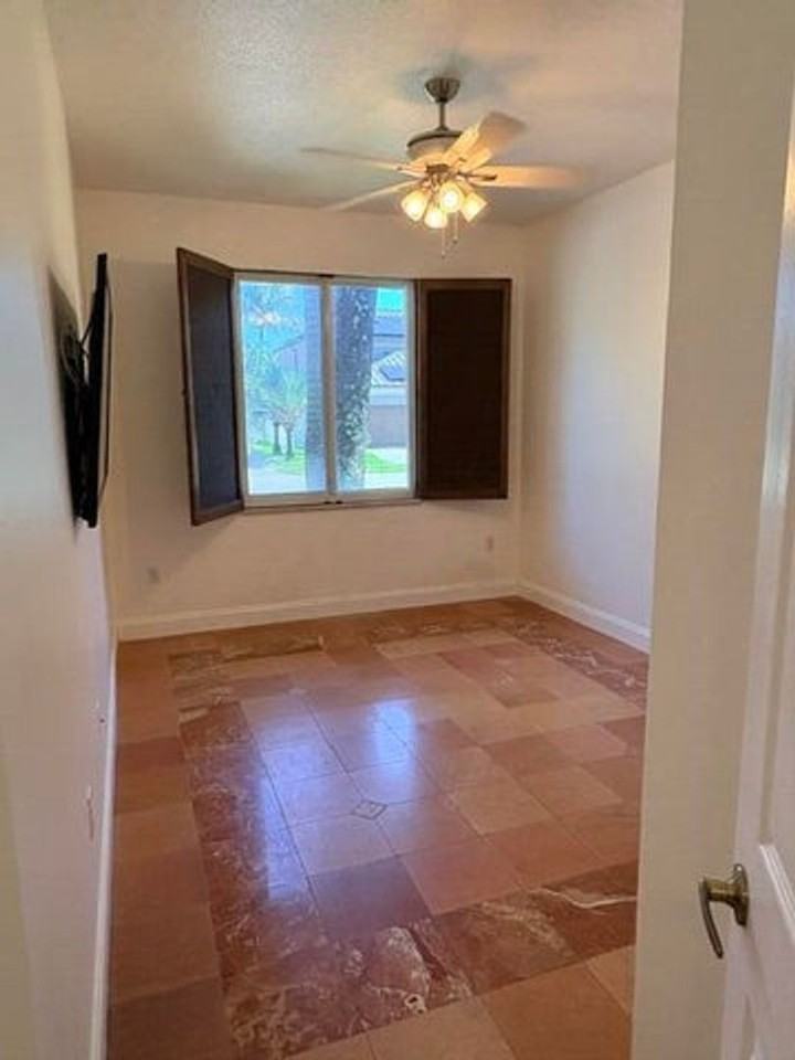 1032 Nw 139th Ter - Photo 7 of 18