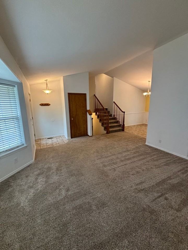 8823 N Davis Cir - Photo 6 of 50