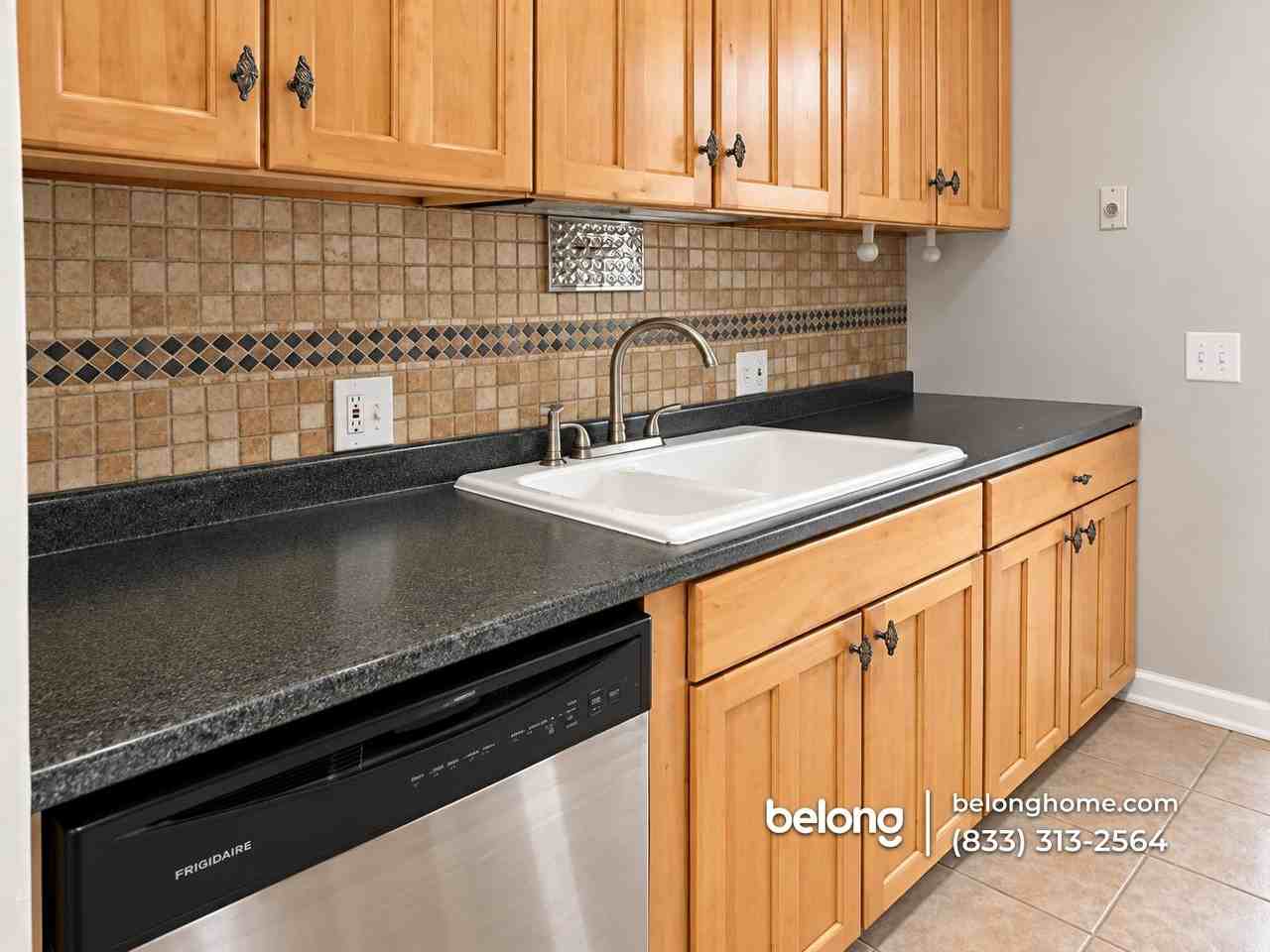625 E Fox Hills Dr - Photo 4 of 5