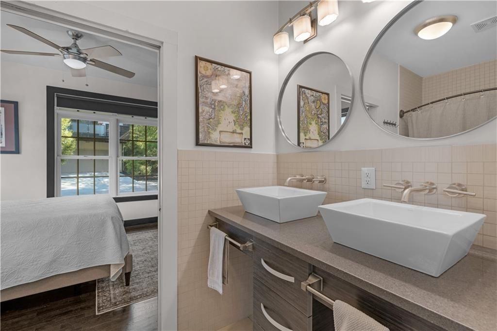 1300 Dekalb Ave Ne ##711 - Photo 4 of 16