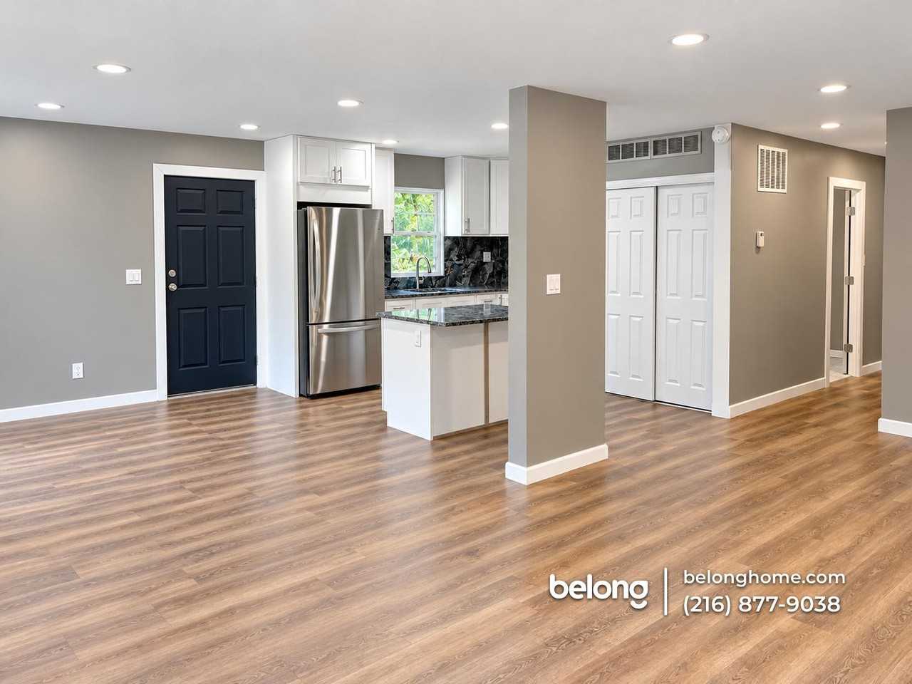 7637 Birchmont Dr - Photo 2 of 9