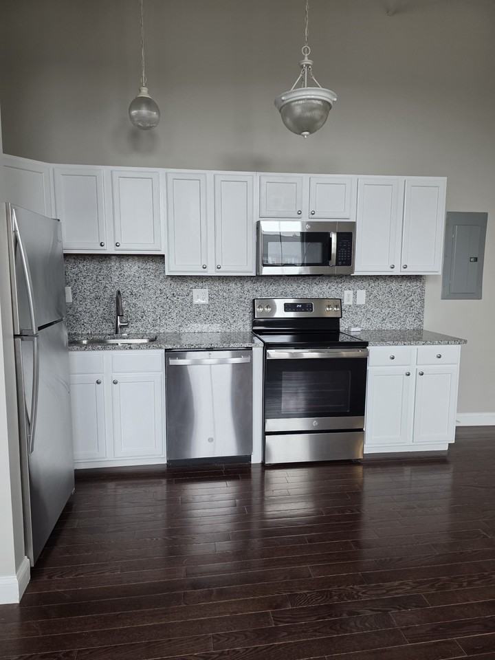 940 Main St #7 - Photo 2 of 9