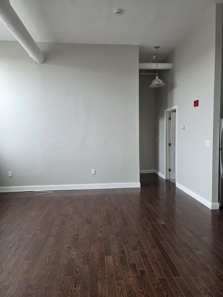940 Main St #7 - Photo 4 of 9