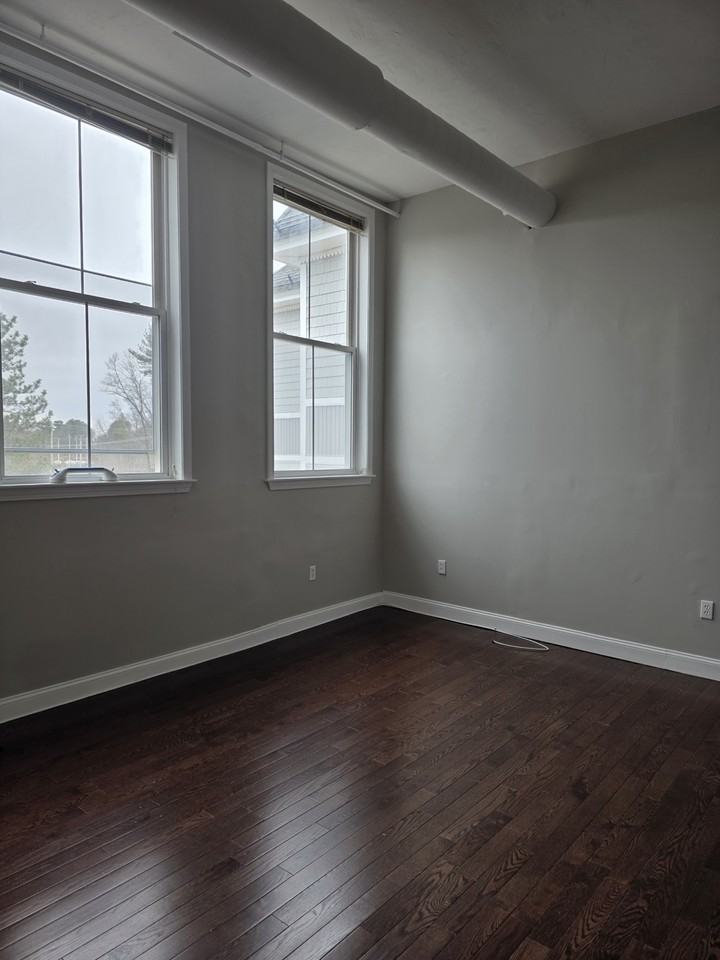 940 Main St #7 - Photo 5 of 9