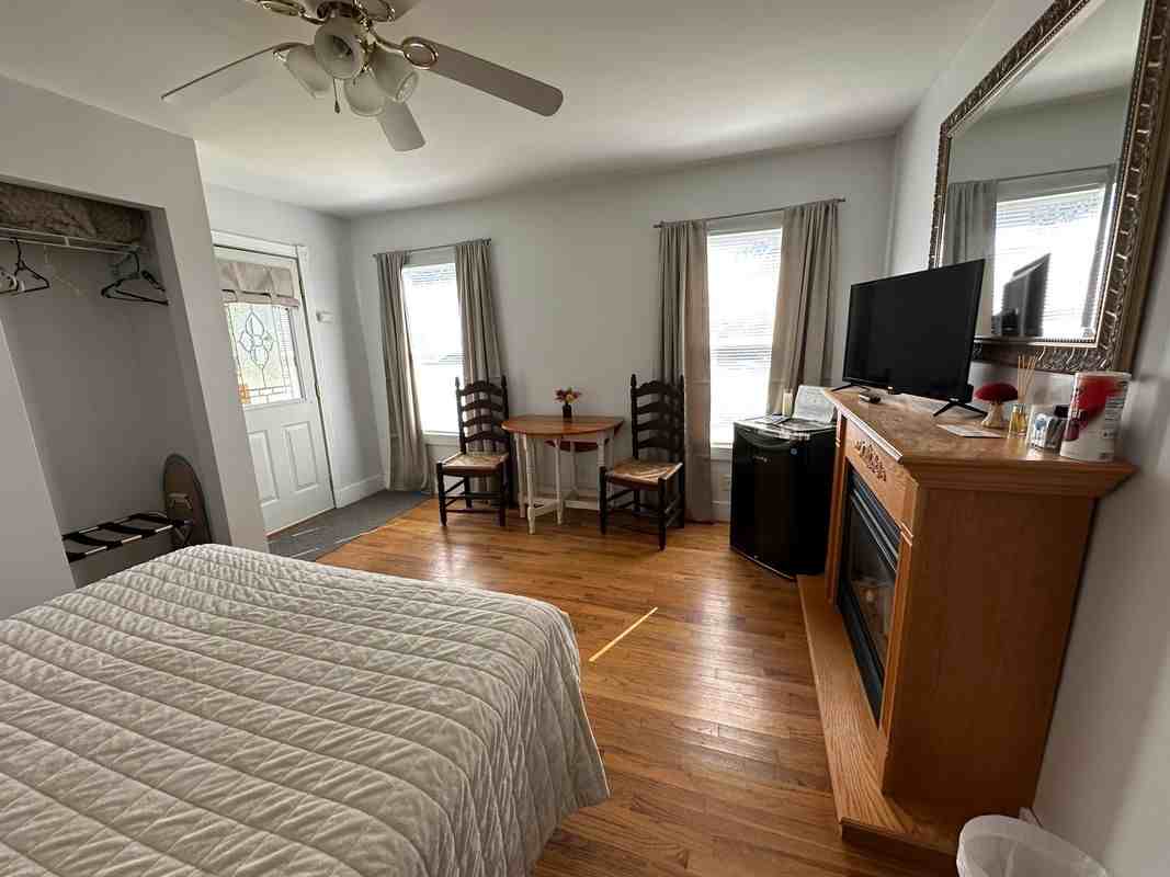 122 Pulteney St - Photo 2 of 10