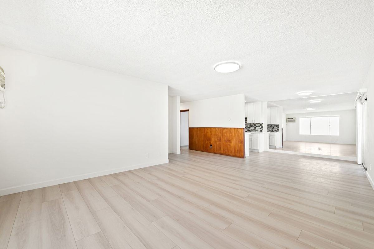 1344 N Martel Ave ##302 - Photo 5 of 16
