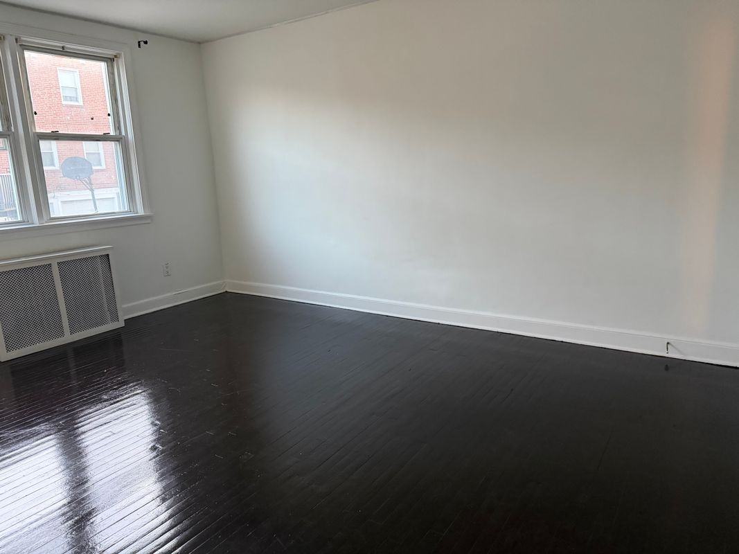 3210 Tyson Ave - Photo 4 of 7