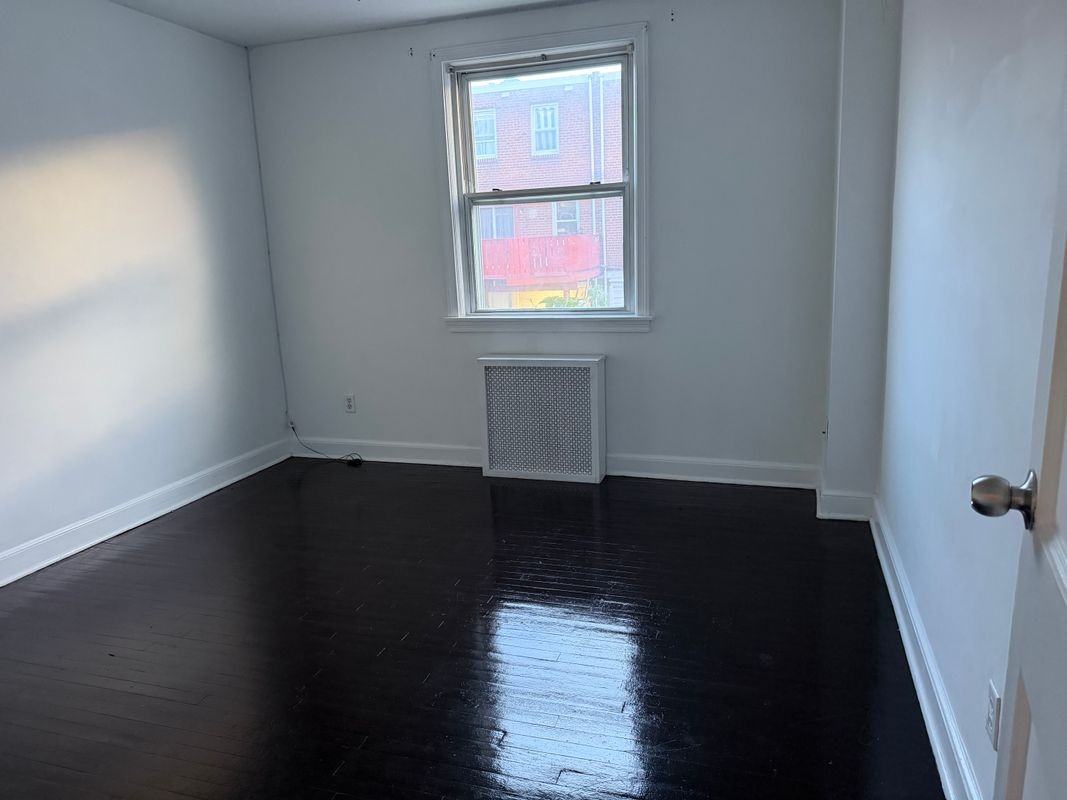 3210 Tyson Ave - Photo 6 of 7