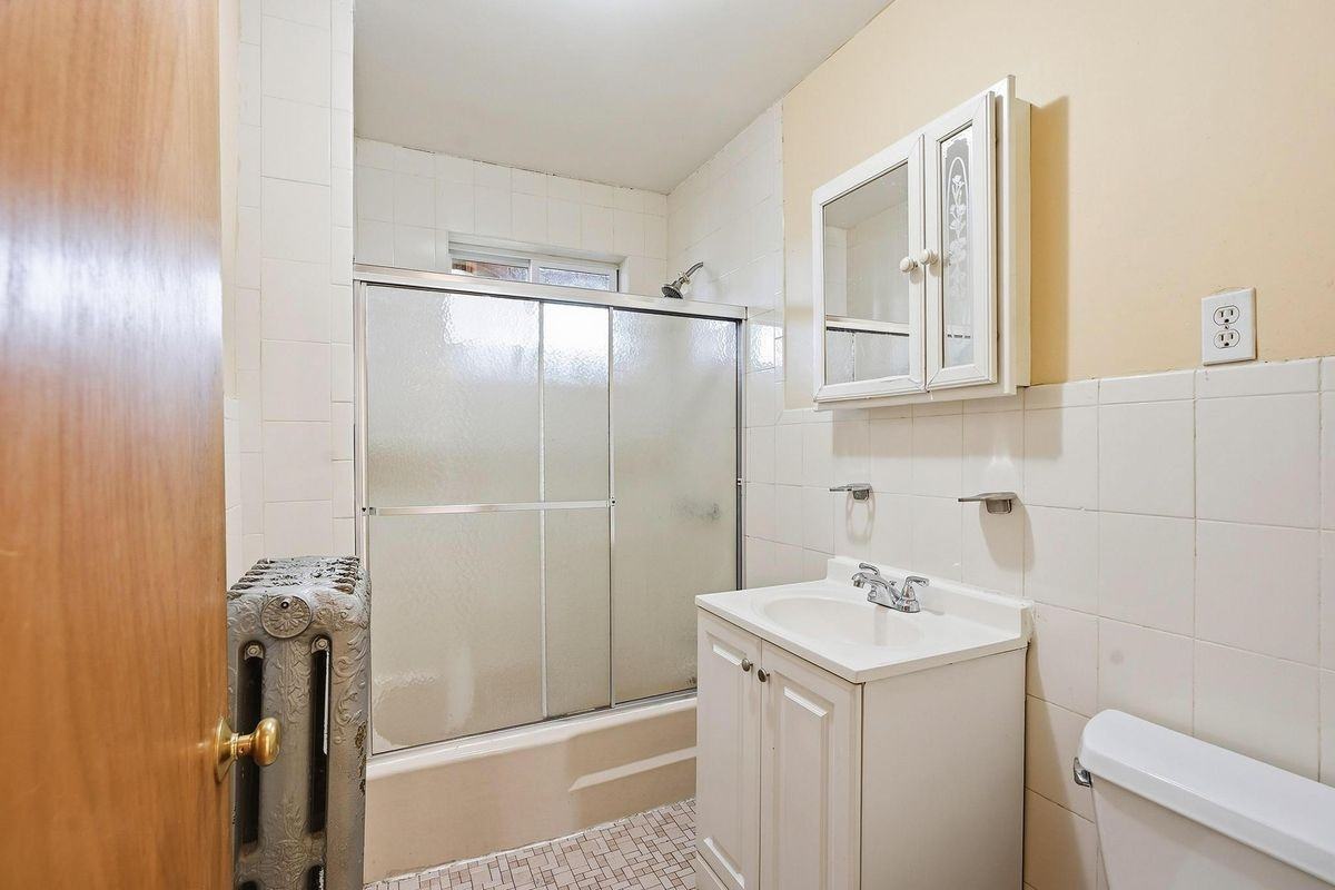 32 Ashley St ##3 - Photo 6 of 33