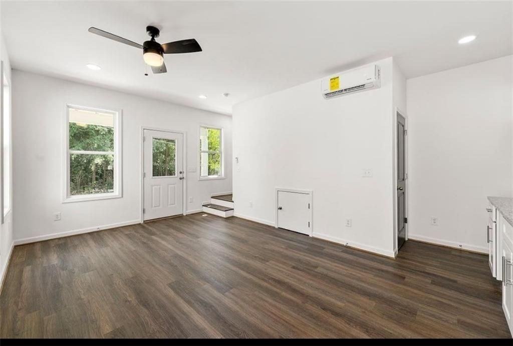 407 Rockwell St Sw - Photo 5 of 7
