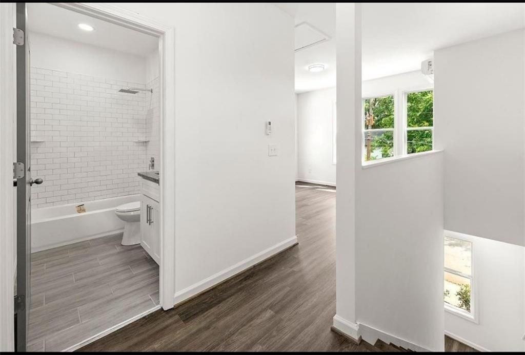 407 Rockwell St Sw - Photo 6 of 7