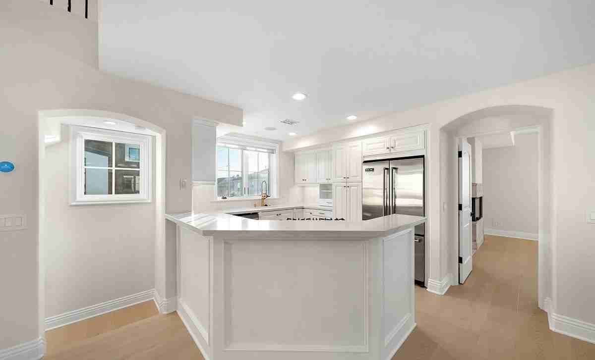 3440 4th Ave - Photo 5 of 13