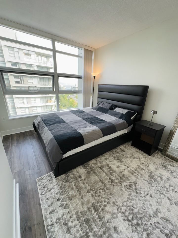 9188 University Crescent - Photo 4 of 7