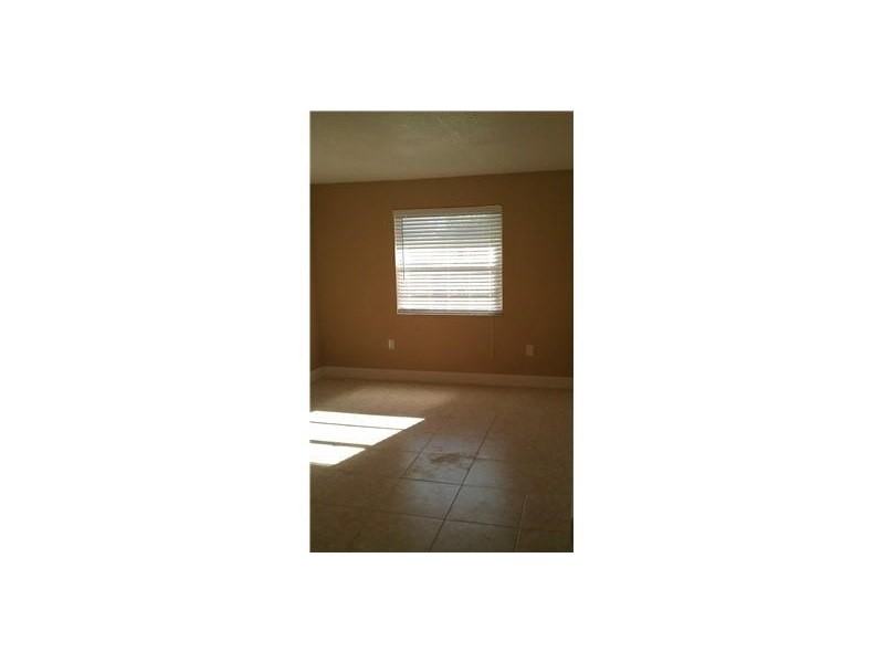 15270 SW 80th St - Photo 2 of 8