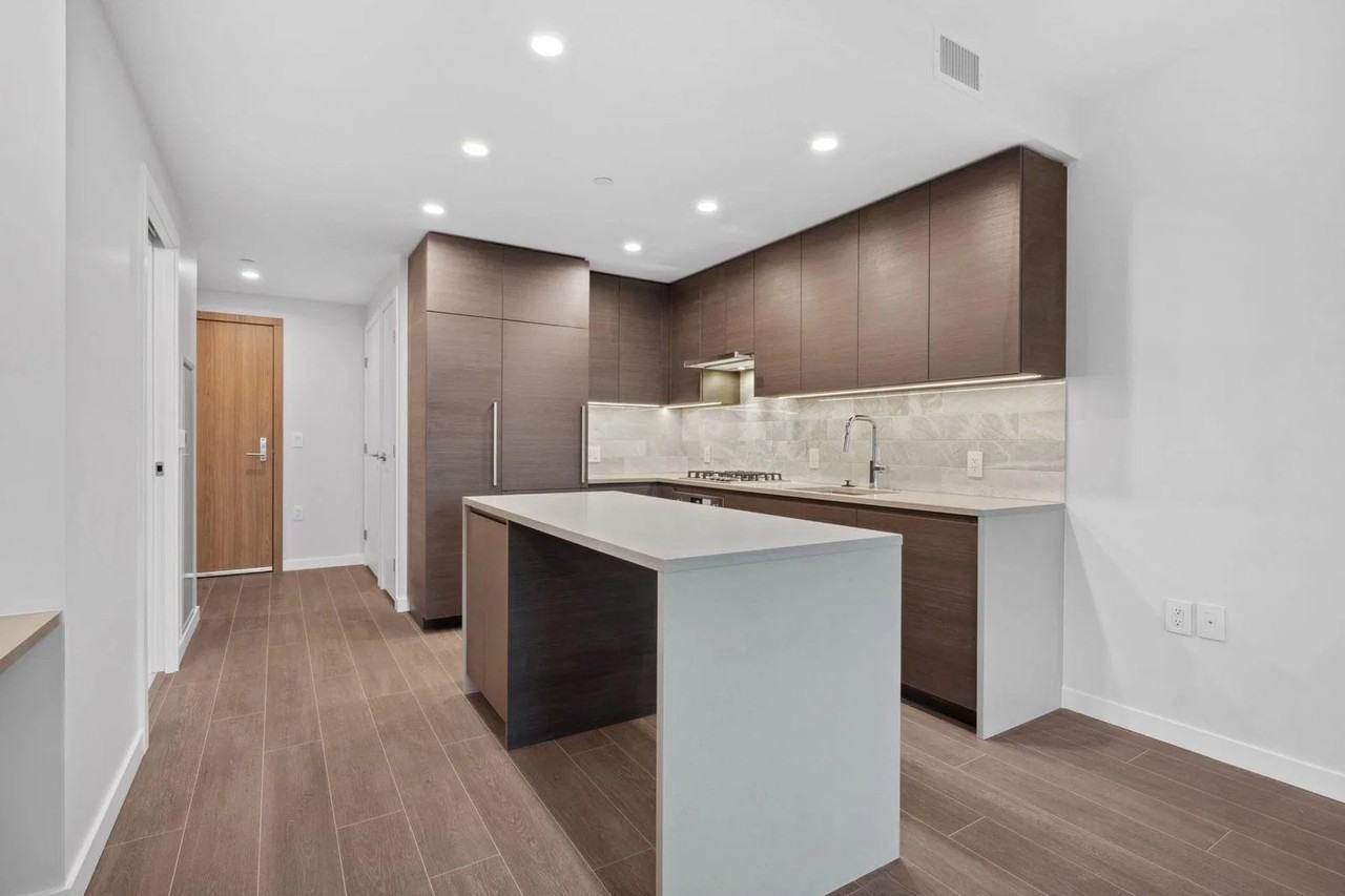 2108 Gilmore Avenue - Photo 5 of 21
