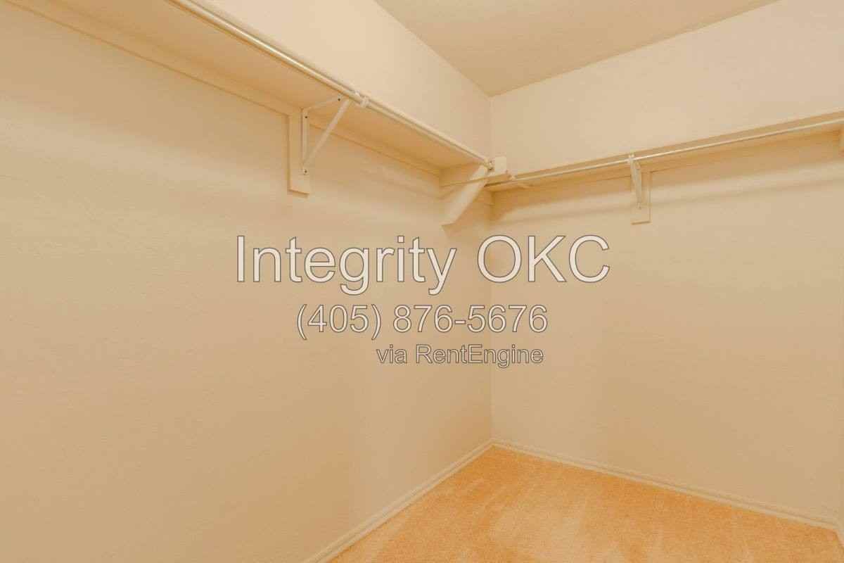 13233 Bridgewater Dr #1 - Photo 7 of 20