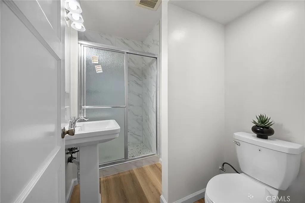 109 W Woodruff Ave - Photo 4 of 20