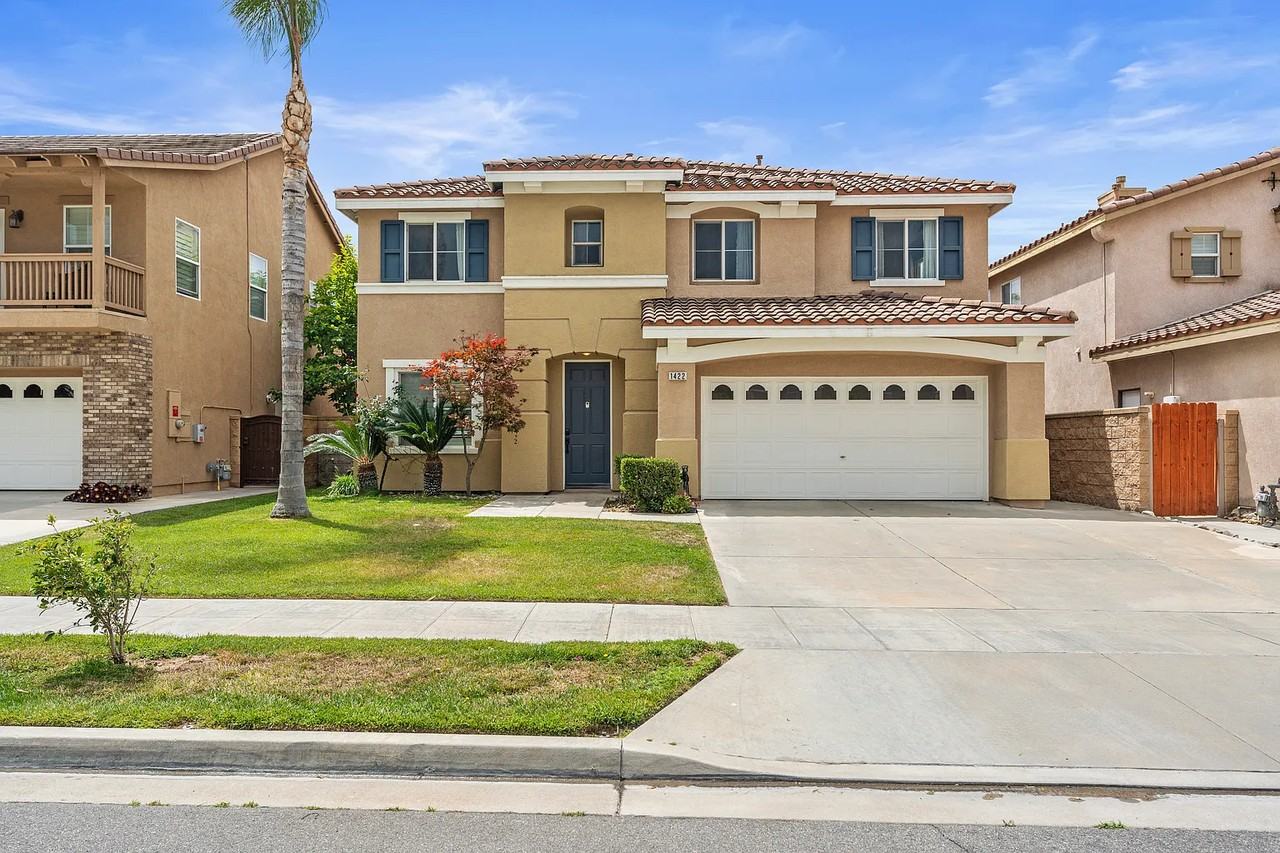 1424 Pluma St - Photo 2 of 20