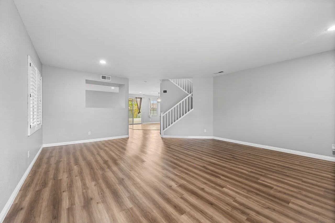 1424 Pluma St - Photo 5 of 20