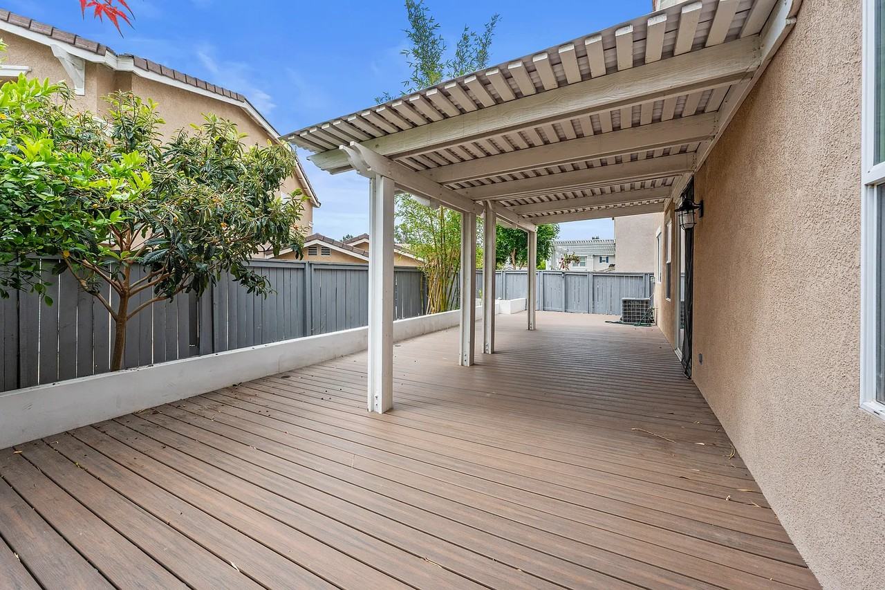 1424 Pluma St - Photo 7 of 20
