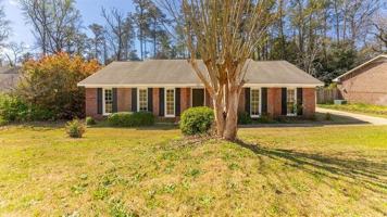 featured image of 4924 Roxbury Dr