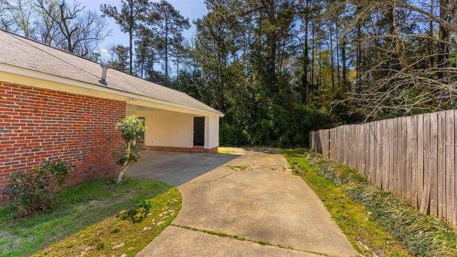 4924 Roxbury Dr - Photo 4 of 39