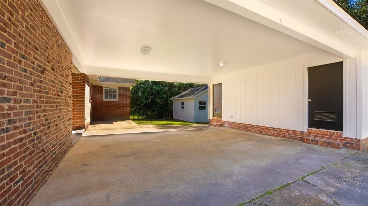 4924 Roxbury Dr - Photo 5 of 39
