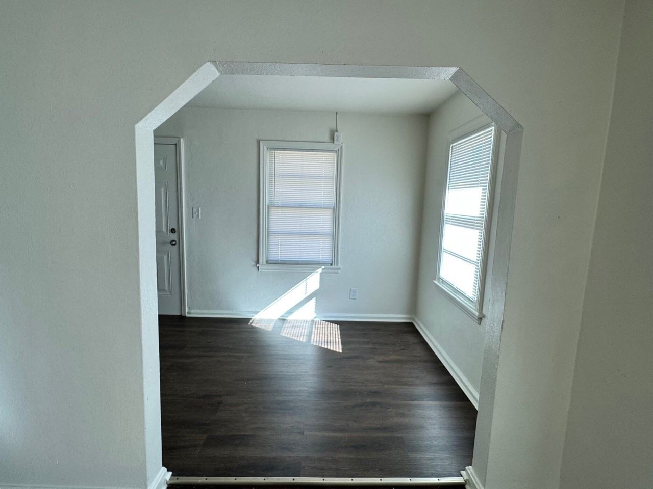1480 Brewer Ave - Photo 4 of 13
