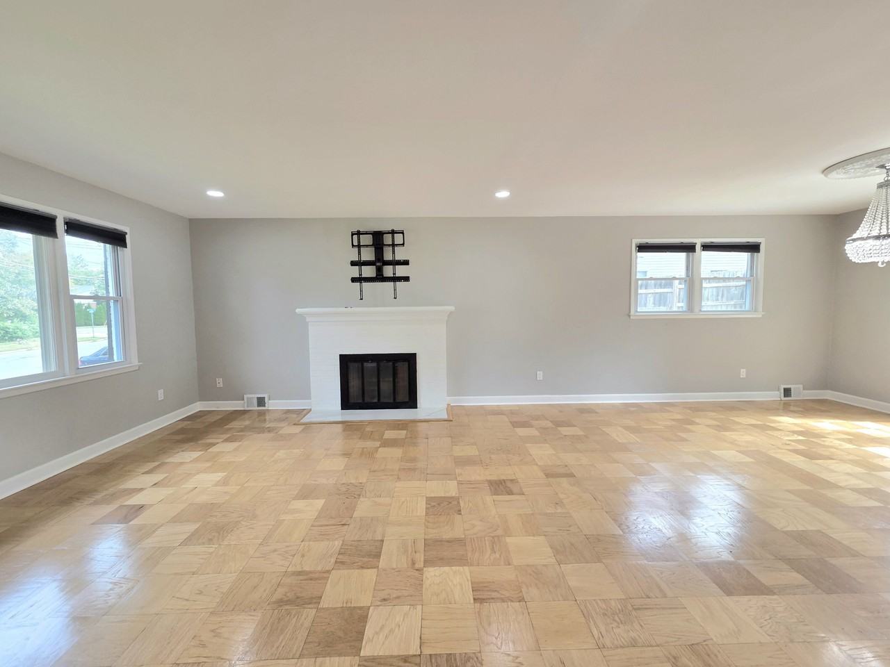 5311 Montgomery St - Photo 4 of 24