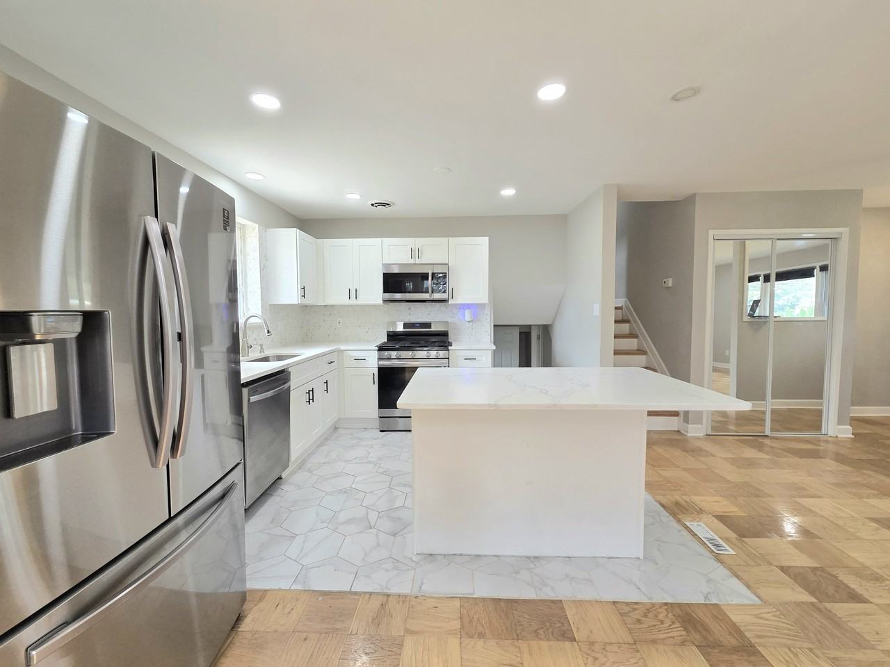 5311 Montgomery St - Photo 7 of 24