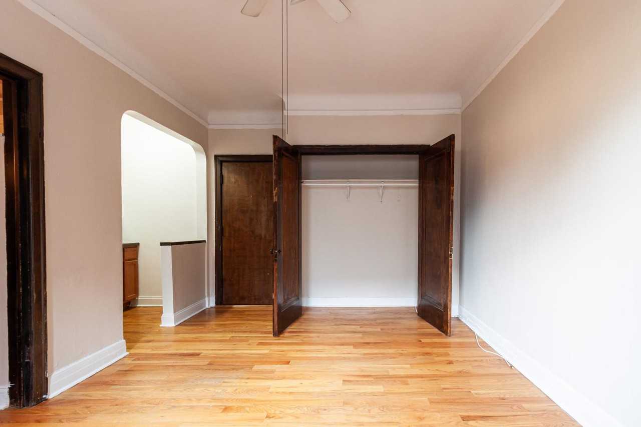 948 W Cuyler Ave #113 - Photo 5 of 12