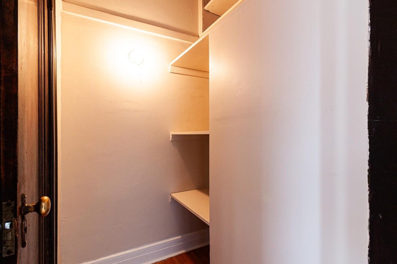 948 W Cuyler Ave #113 - Photo 6 of 12