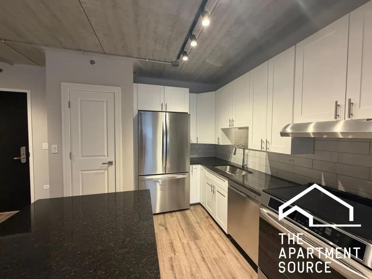 952 W Carmen Ave #703 - Photo 3 of 17