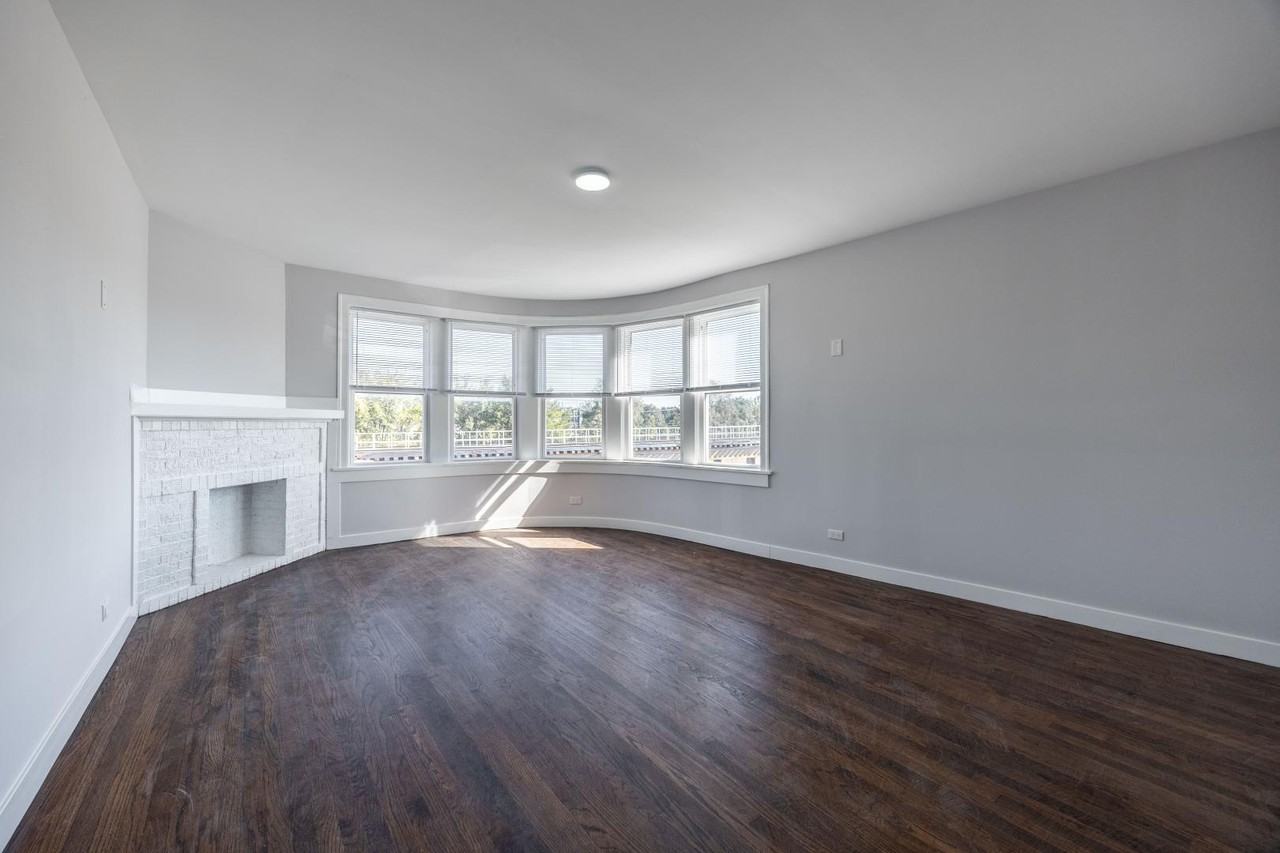 5235 W Lake St #1A - Photo 2 of 7