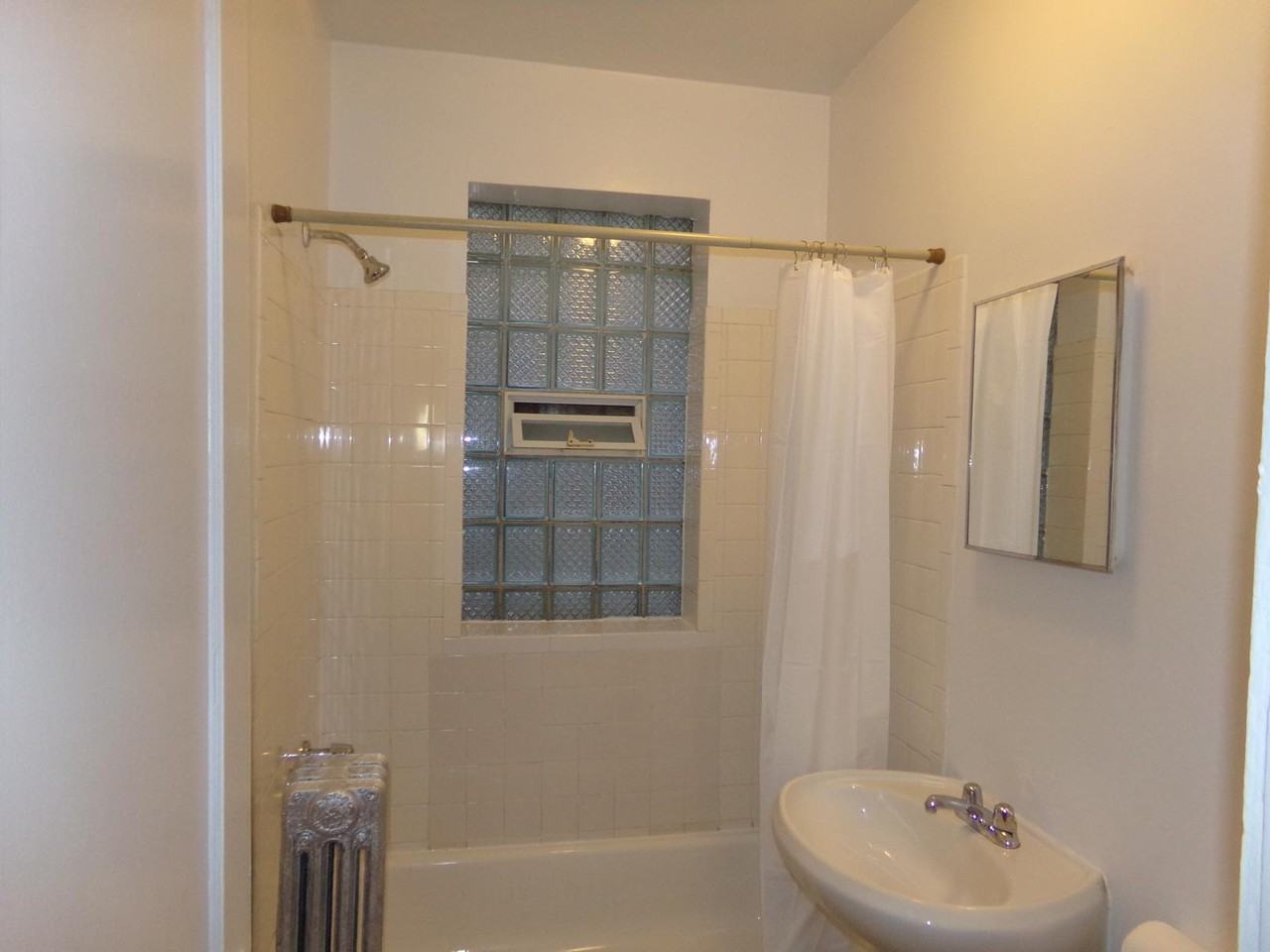 1422 W Farwell Ave #1N - Photo 3 of 8