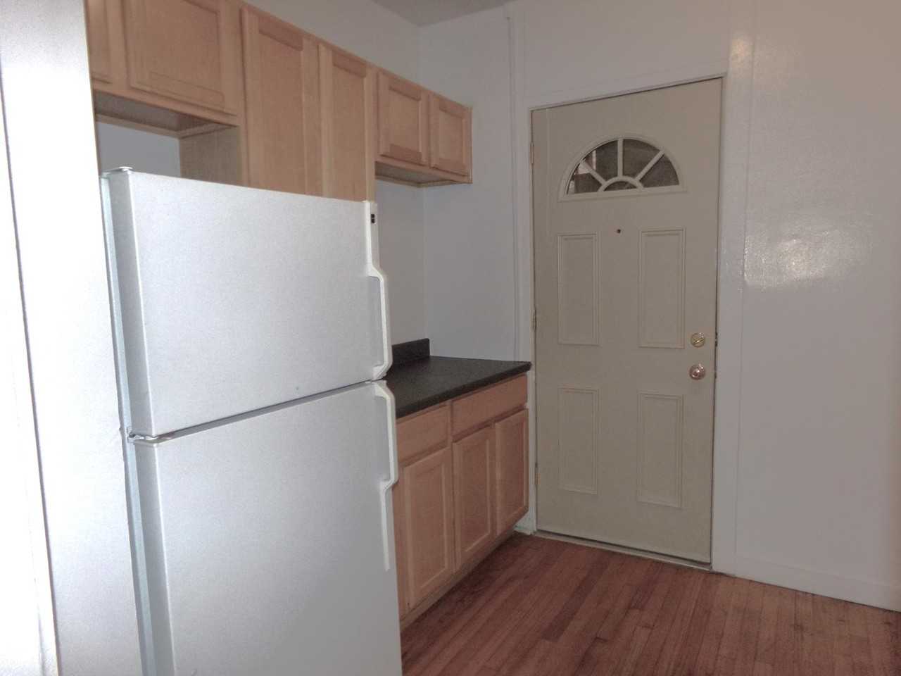 1422 W Farwell Ave #1N - Photo 7 of 8