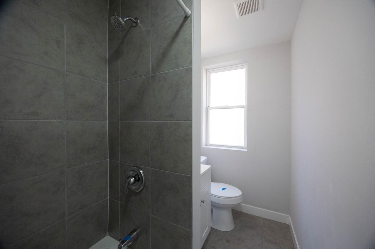 5235 W Lake St #2A - Photo 7 of 7