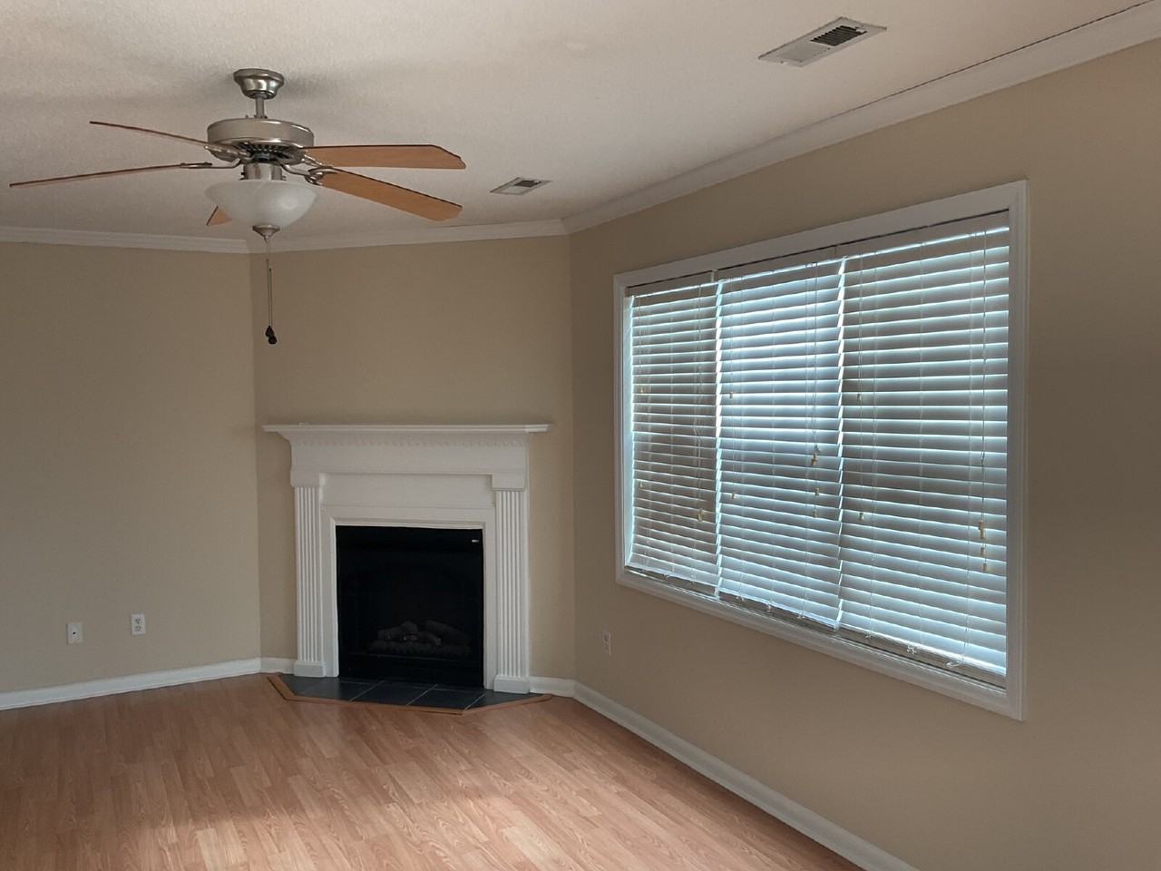 2370 Vineyard Dr Apt K10 - Photo 3 of 18