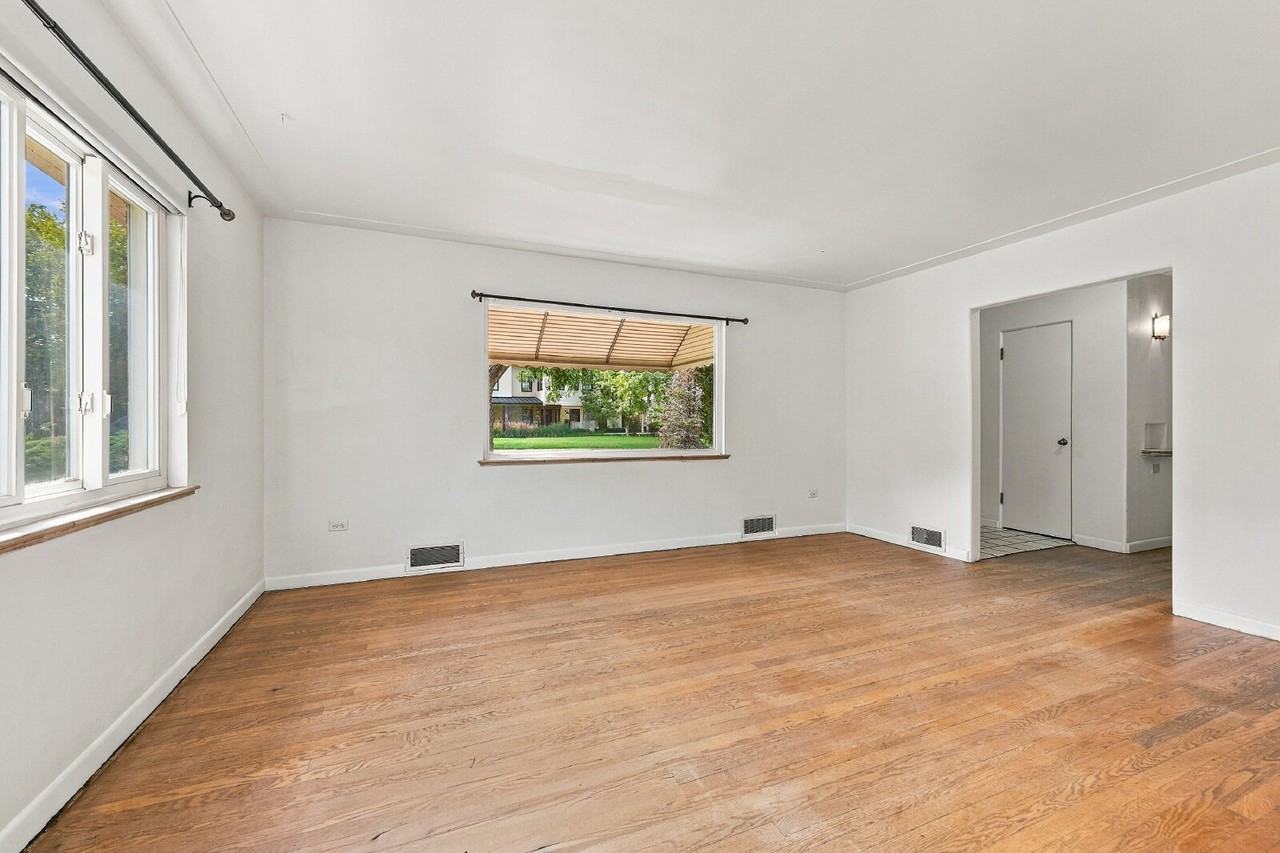 1082 S Jackson St - Photo 3 of 29