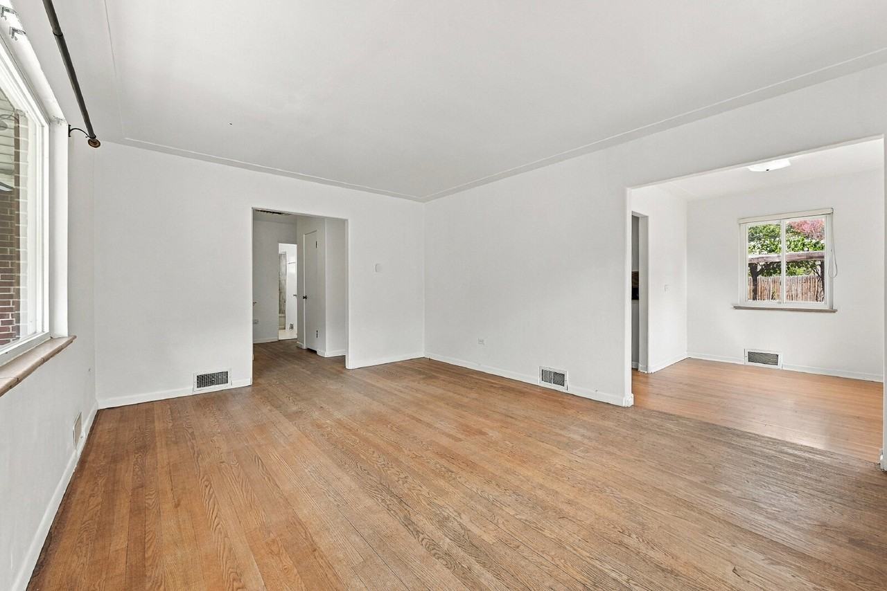 1082 S Jackson St - Photo 7 of 29